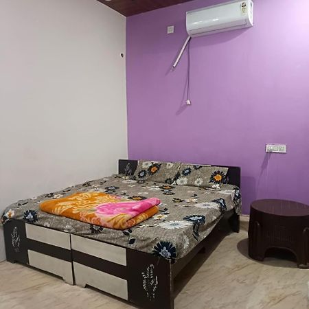 Jay Shree Radhey Home Stay Mathura Exteriér fotografie