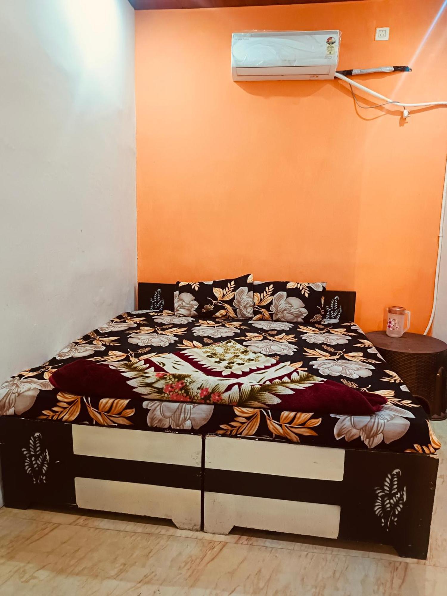 Jay Shree Radhey Home Stay Mathura Exteriér fotografie