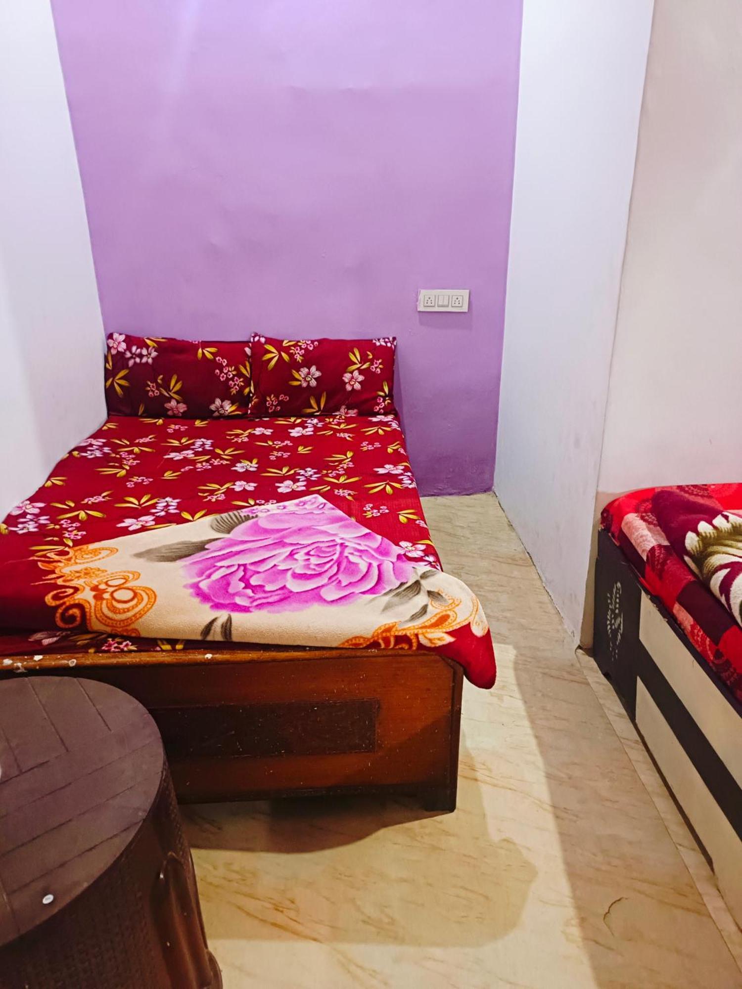 Jay Shree Radhey Home Stay Mathura Exteriér fotografie
